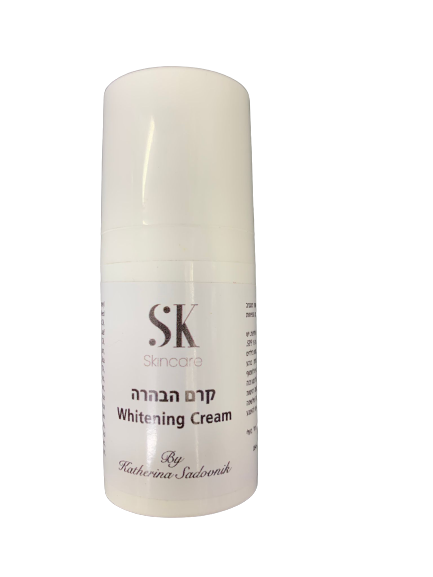 בקבוק לבן של קרם הבהרה SK Skincare עם מכסה, מכיל 30 מ