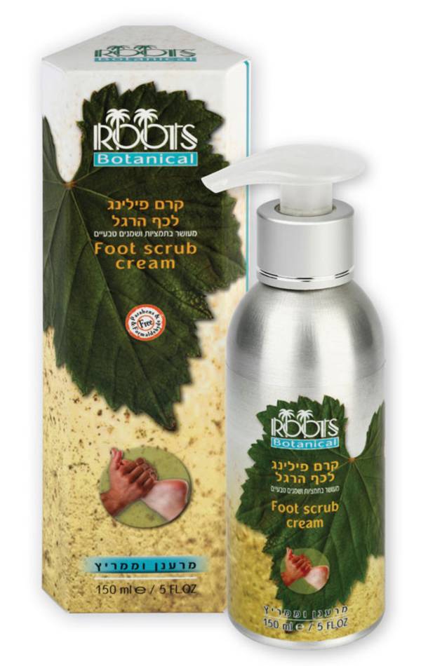 קרם פילינג לכף הרגל של IR OOTS Botanical באריזת קופסה עם דוגמת עלה. הבקבוק בעיצוב מתכתי כסוף עם פקק לחיץ. המוצר משמש לניקוי, לחות וטיפוח אינטנסיבי של כפות הרגליים, מסיר תאי עור מתים ומעורר את זרימת הדם. מגיע בנפח של 150 מ