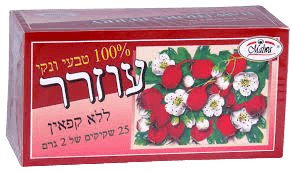 קופסה של תה צמחים 'עונג', 100% טבעי, בטעם תות. מכילה 25 שקיקים, ללא קפאין, מעוצבת עם תותים ולבבות פרחים.