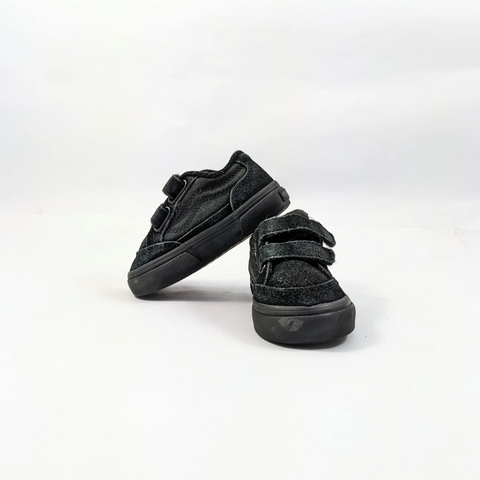Black Vans preloved sustainable kids zero size sneakers