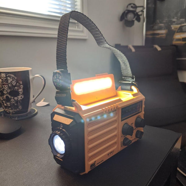 crank radio with flashlight