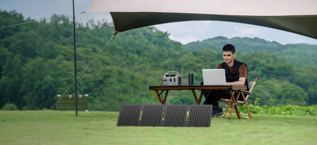 Portable solar generator with foldable panels