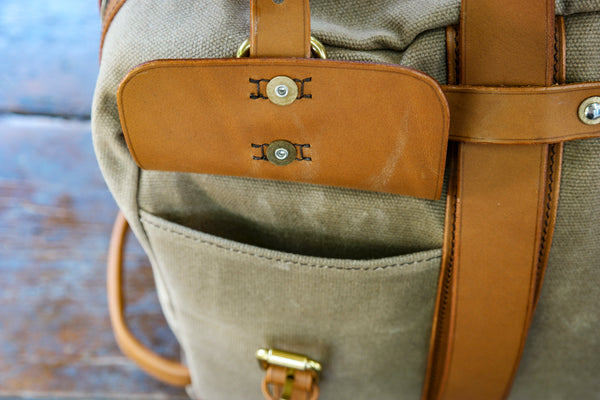 Duffle bag - Portable travel bag made of oil wax canvas and leather