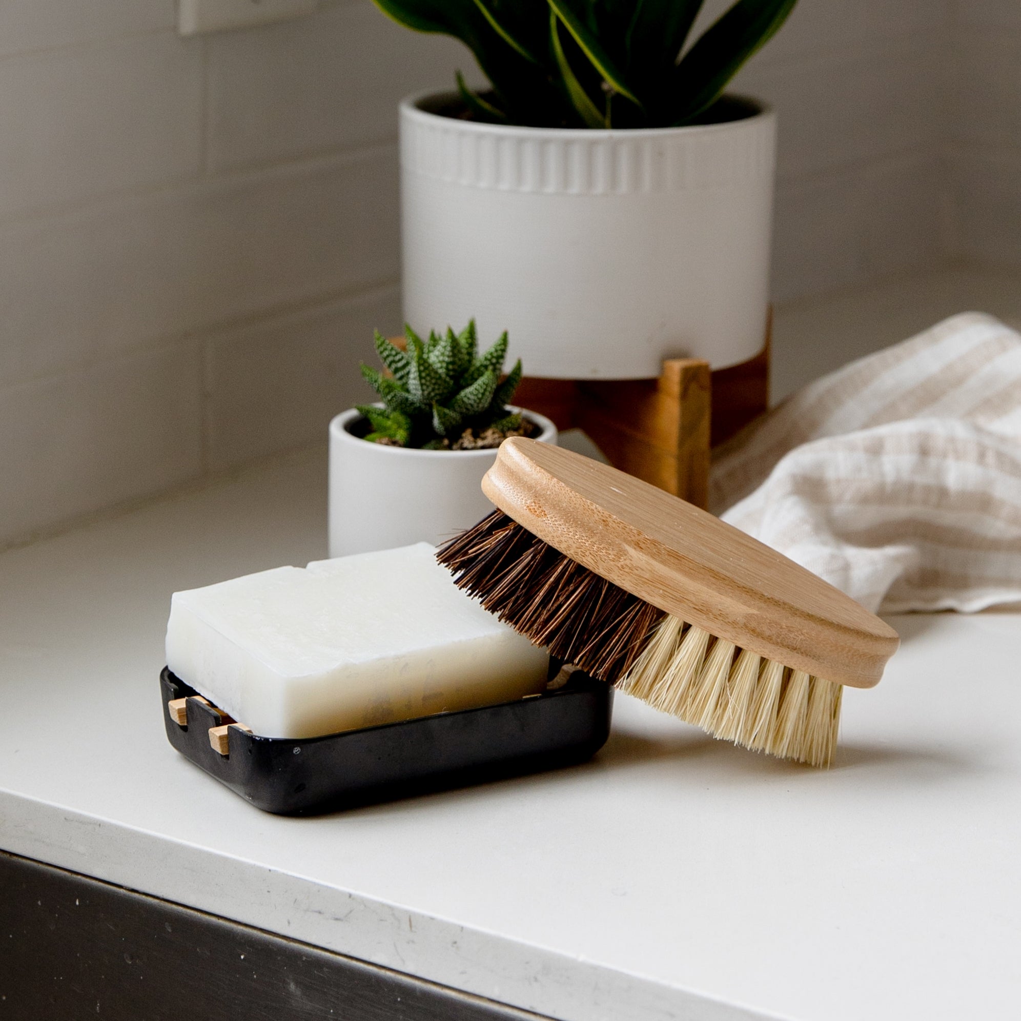 Bamboo soap dish (with good drainage) - Tubby Tabby Soaps