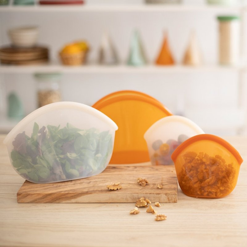 https://cdn.shopify.com/s/files/1/0691/2304/7743/products/reusable-silicone-food-storage-bag-amber-878298.jpg?v=1692024841