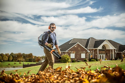 Buy the BR 800 X MAGNUM® petrol-driven leaf blower online