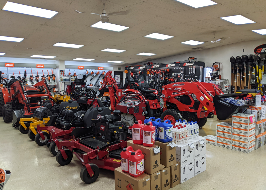 Haltom-showroom-tractors-mowers-20231218.png__PID:5493274b-3b14-451a-9711-1642f39c356e