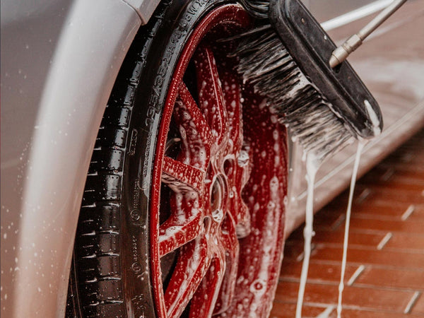 car-wash-brush-on-tires