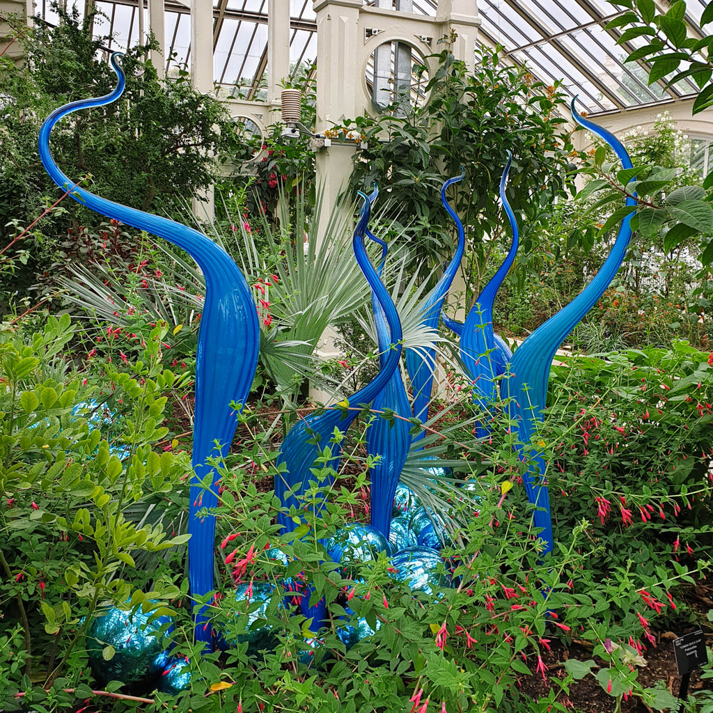 Dale Chihuly, Turquoise Marlins and Floats