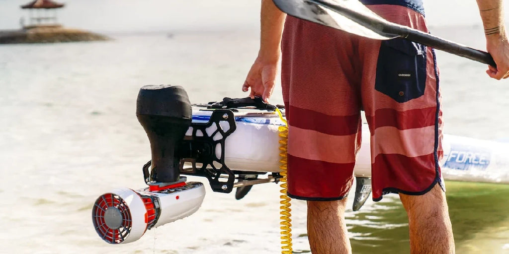 Sublue WhiteShark TIni mounted to paddle board.