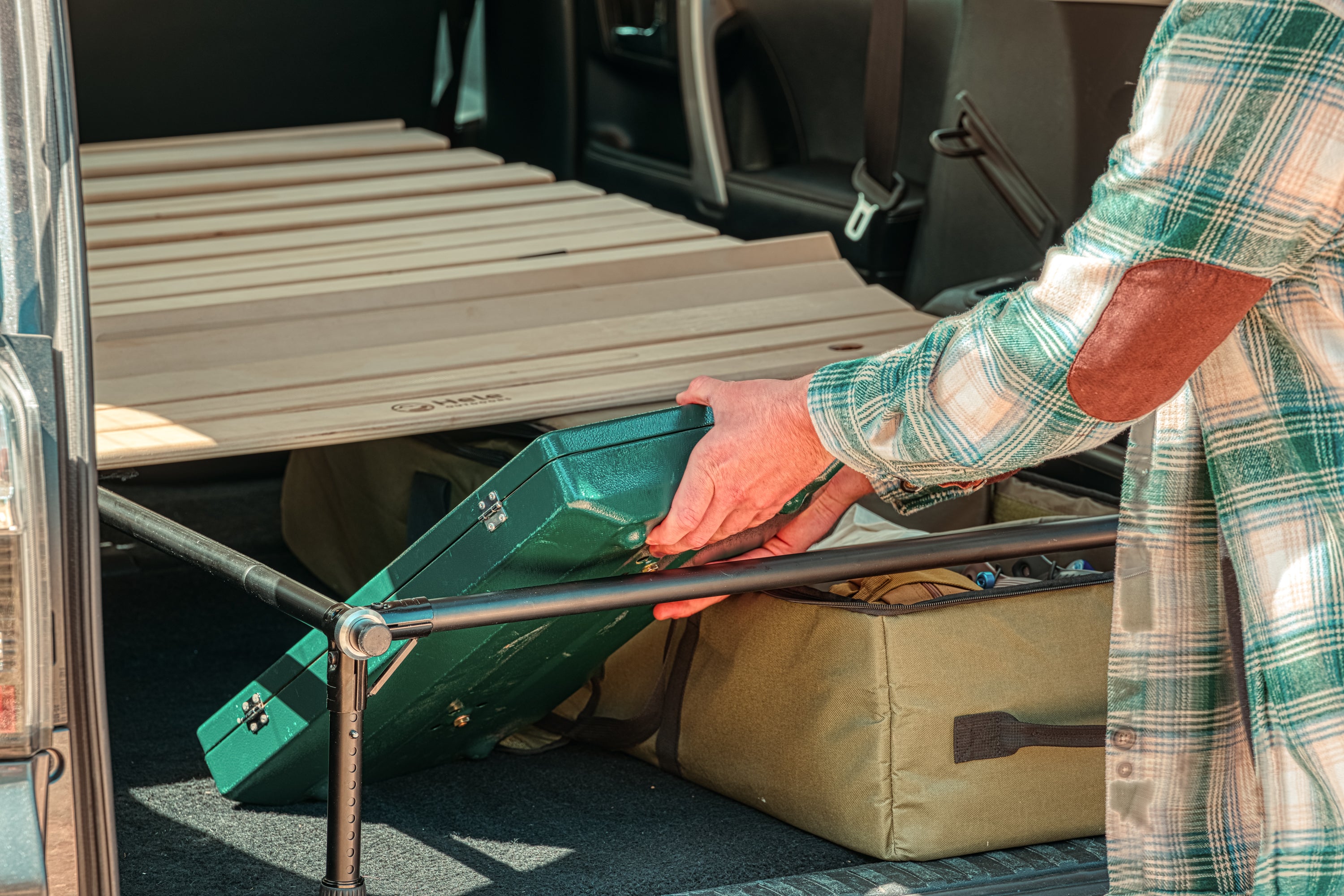 SUV sleeping platform