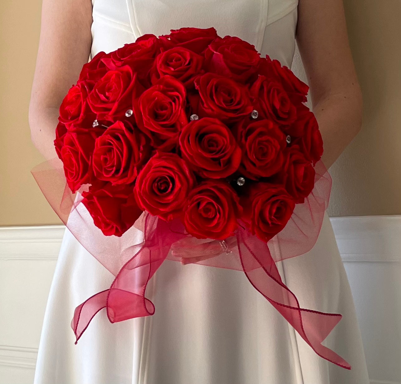 Romantic Red Rose Bouquet With Crystal Flowers For Brides Perfect For Home  And Wedding Decor From Yier63, $26.29
