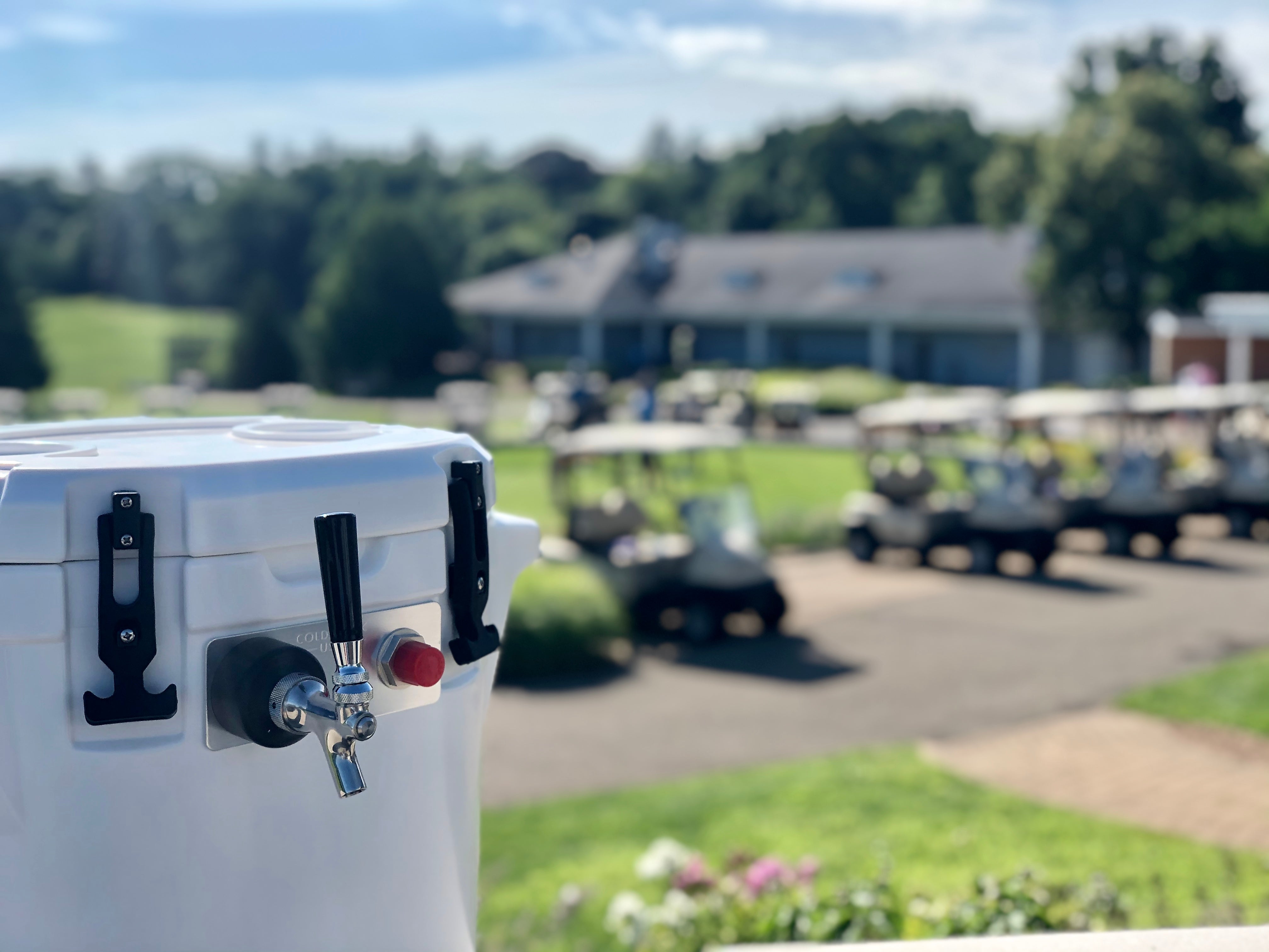 Pour Beer Anywhere on the Golf Course – Coldbreak