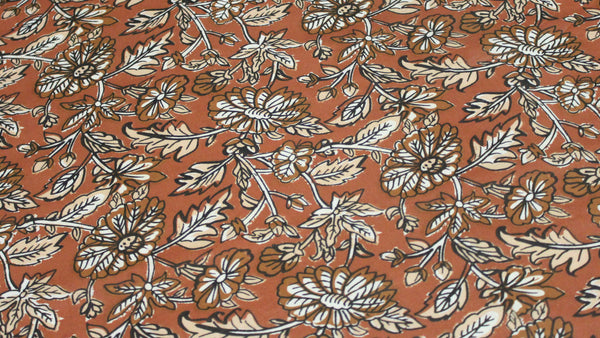 Tissu de coton fleuri indien aux fleurs, fond marron caramel - COLLECTION KALAMKARI - OEKO-TEX®