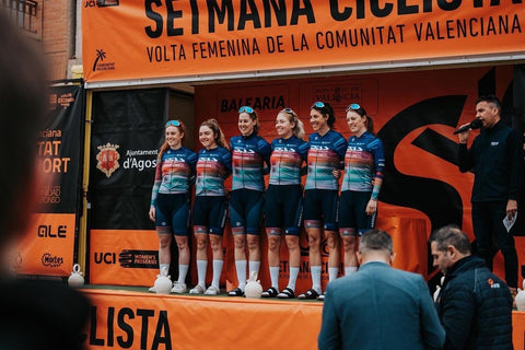 DAS-Handsling lining up for the Setmana Ciclista race