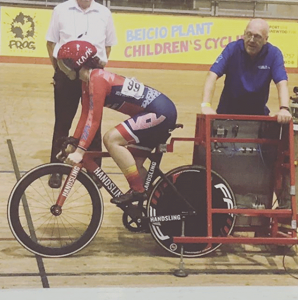 handslingbikesTR3 en acción inicial en los Junior Track Nationals bajo @_hannah_vcl #handsling #vcl #trackcycling #cycling