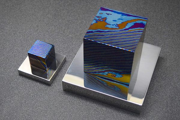 Each KILO Cube or INCH Cube comes with a solid steel display base.