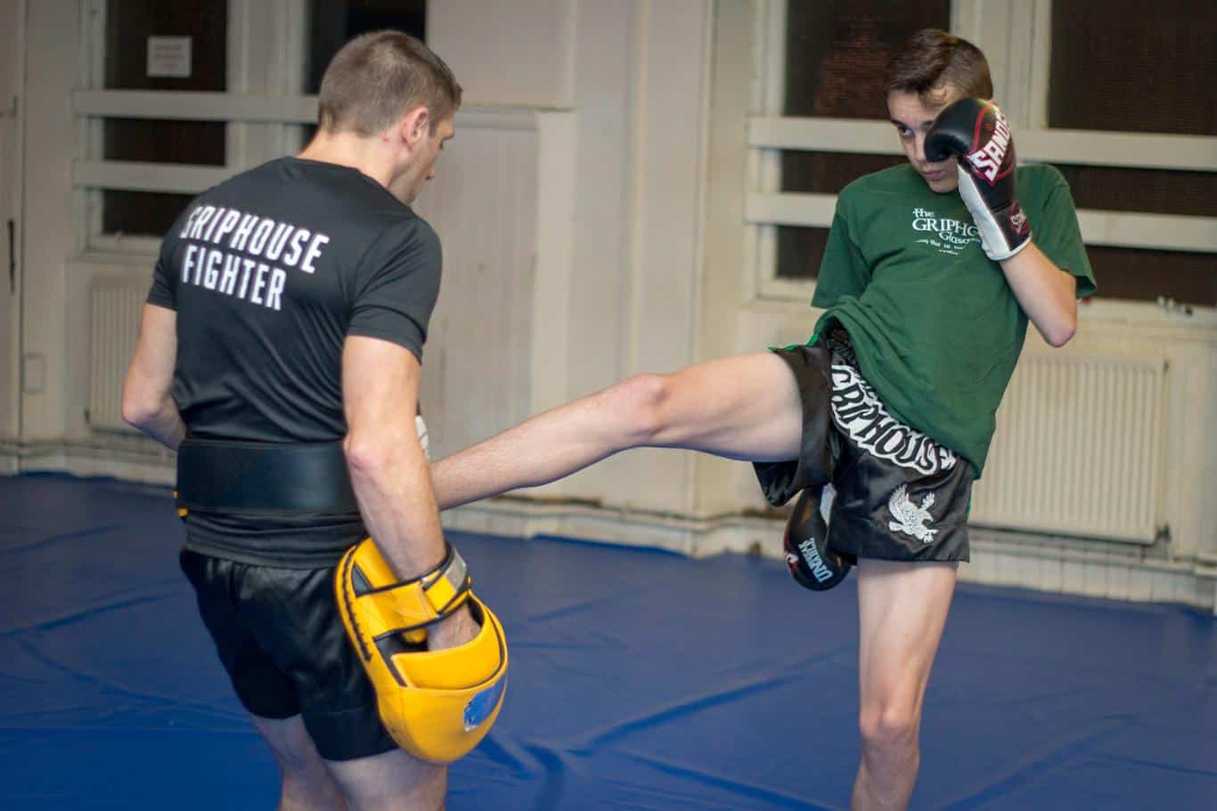 Using the Teep to Stab rather than Push in Muay Thai Sparring or Fight ...