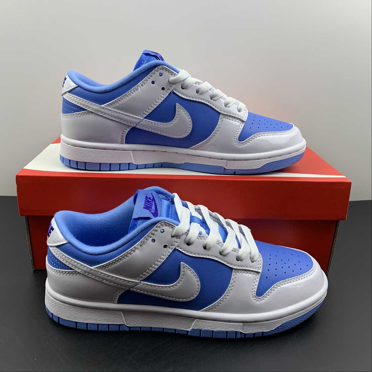 nike dunk low reverse unc