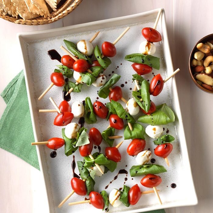 easy summer appetizers Caprese salad