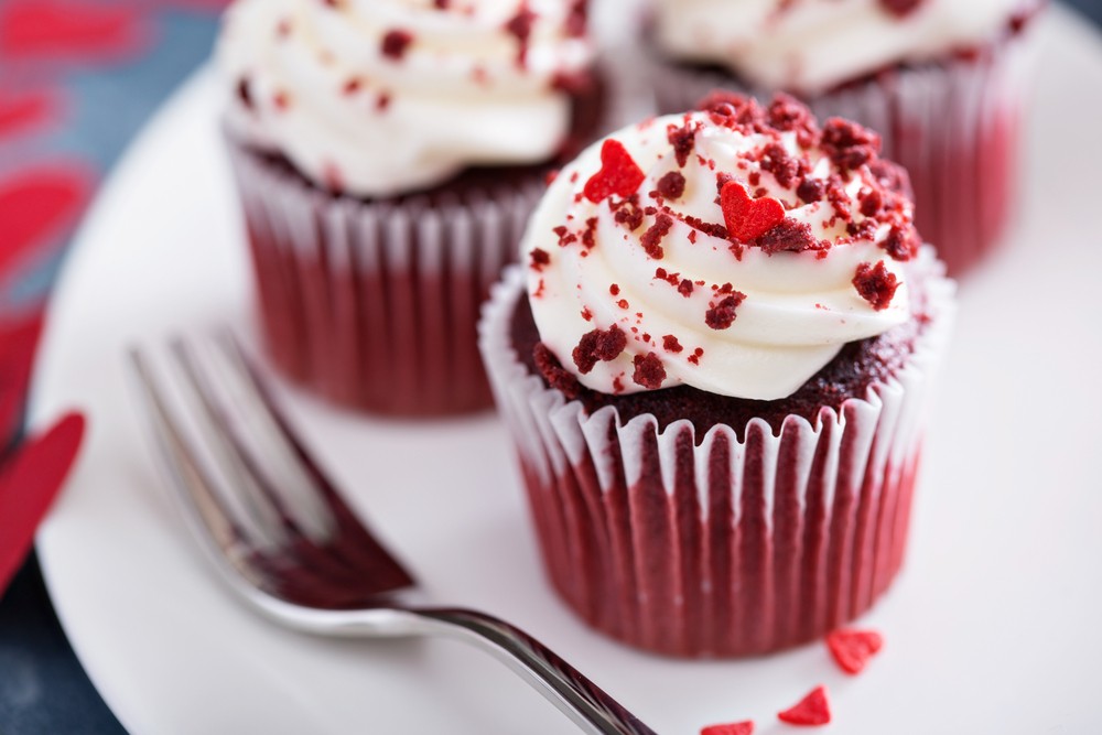 red velvet cupcake and wine pairing