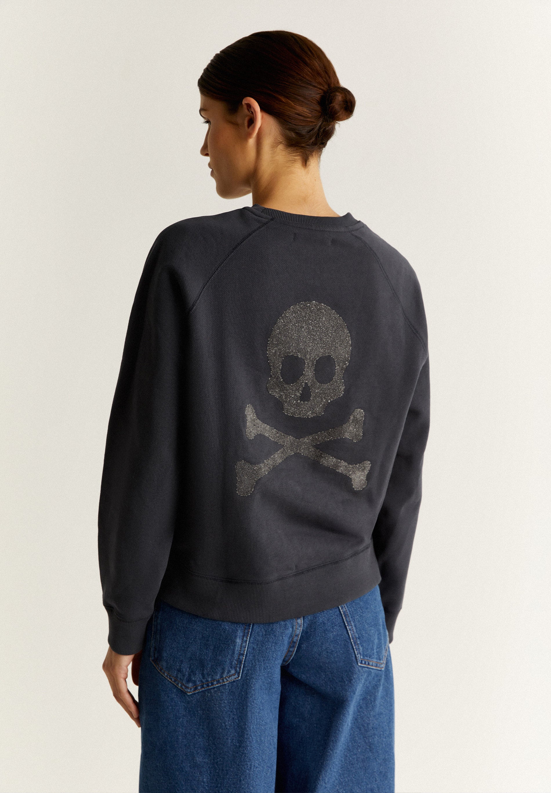 SWEATSHIRT WITH SKULL ON THE BACK