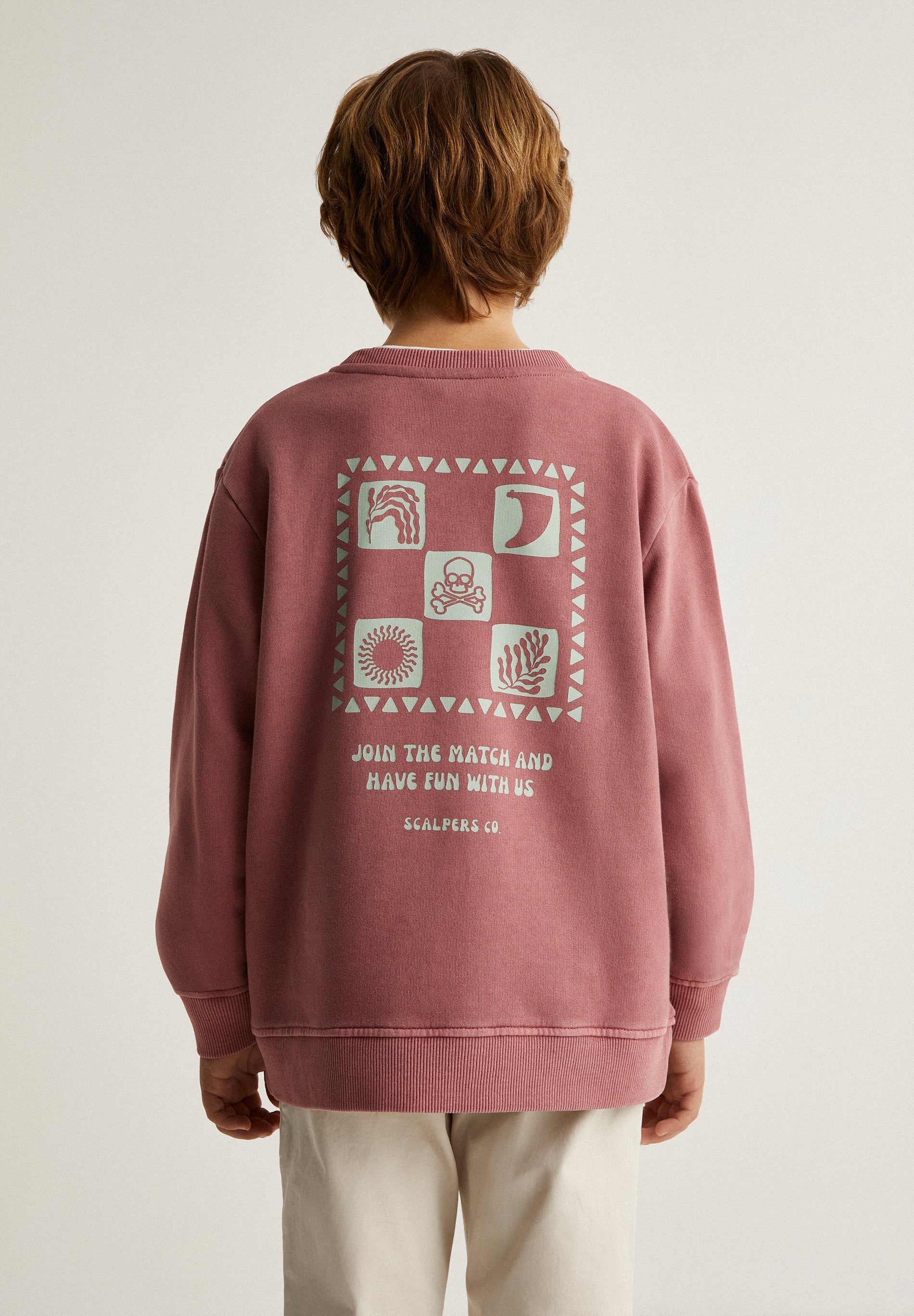 SWEATSHIRT WITH POUCH POCKET