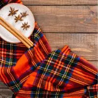 Echarpe tartan avec boisson cannelle automne