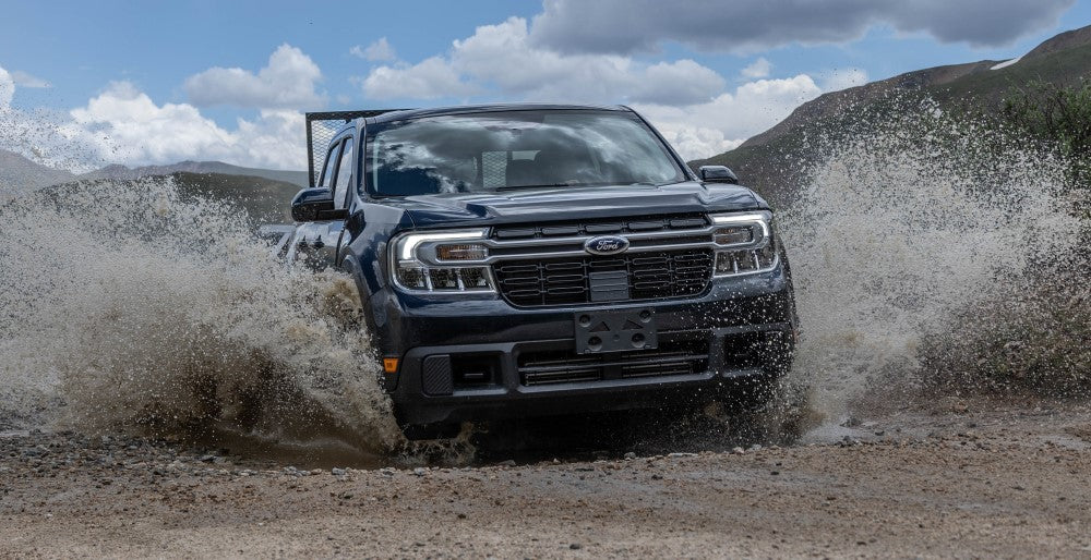 Ford Maverick Splashign through puddles
