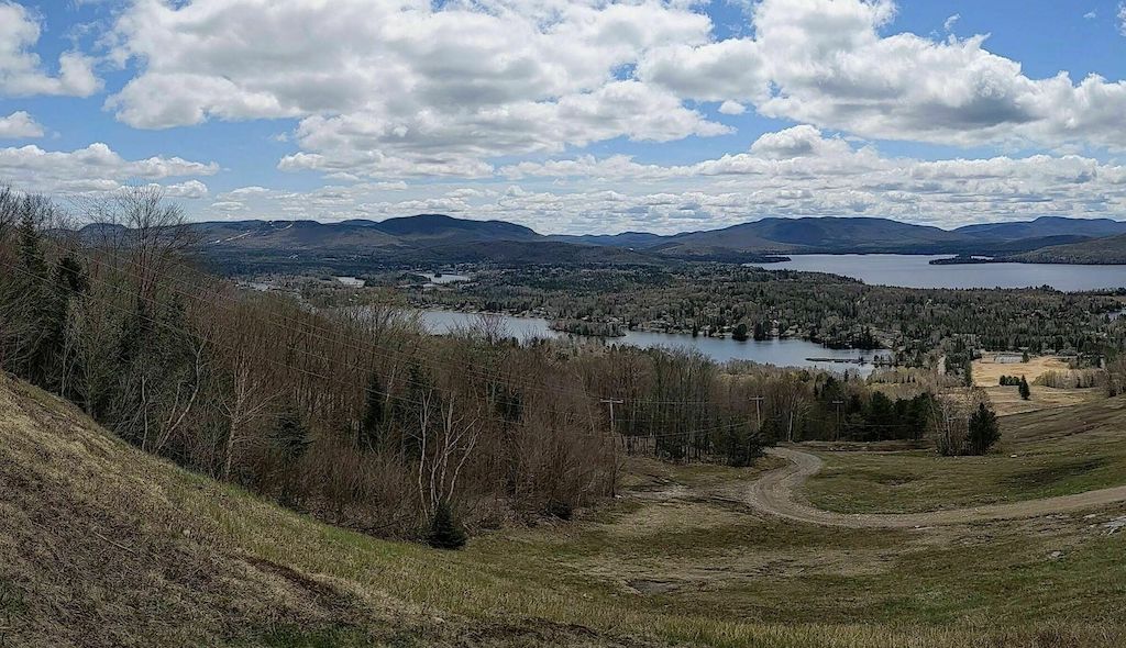 belle vue du sentier hors route au Québec