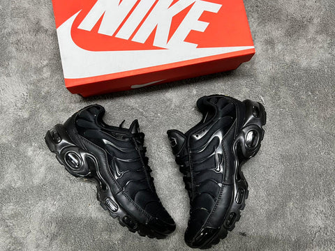 NIKE TN NEGRAS MÁXIMA CALIDAD