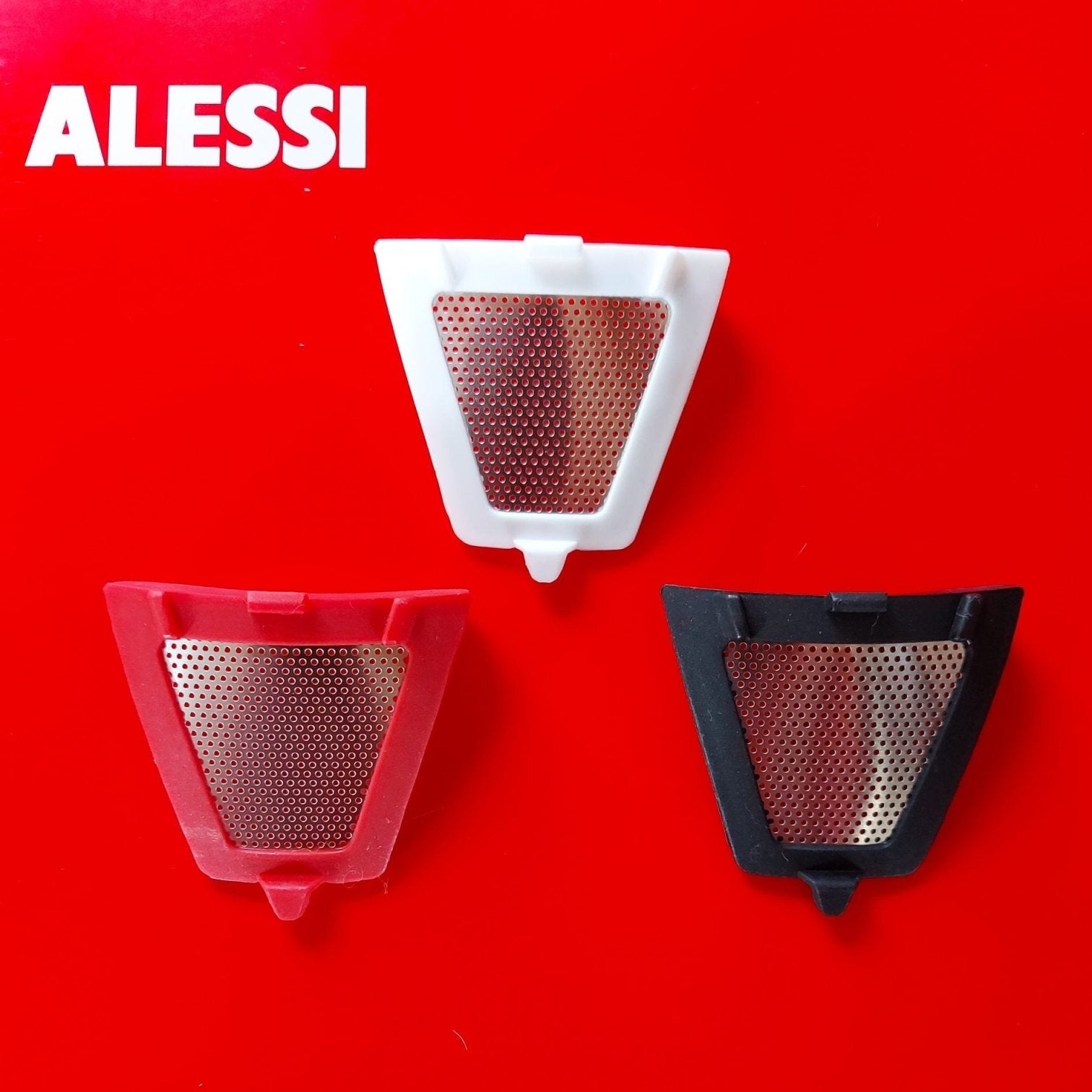https://cdn.shopify.com/s/files/1/0693/7709/8027/products/alessi-replacement-filter-for-plisse-kettle-659255.jpg?v=1680012630&width=1536