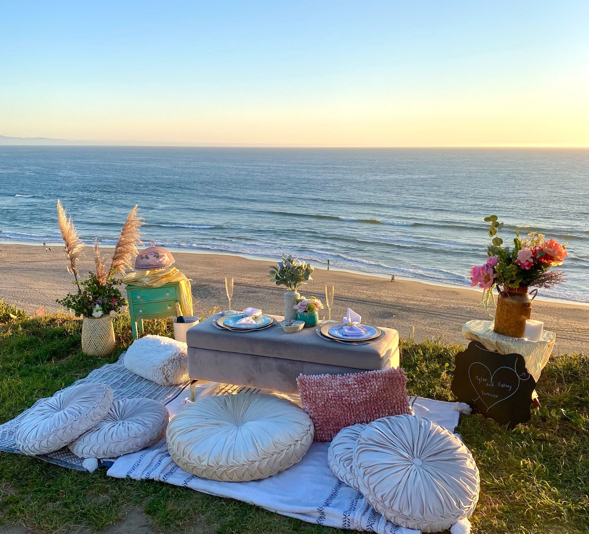 Santa+Cruz+Cliff+Picnic.jpeg__PID:bd34921d-4ed2-48ab-bd36-9a702f6014b4