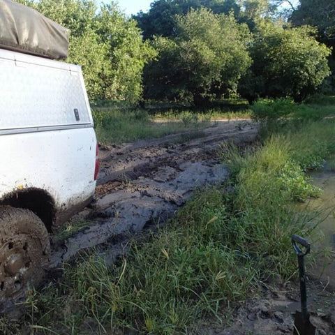 open-road-overland-off-road-recovery-situation-toyota-hilux-stuck-in-the-mud