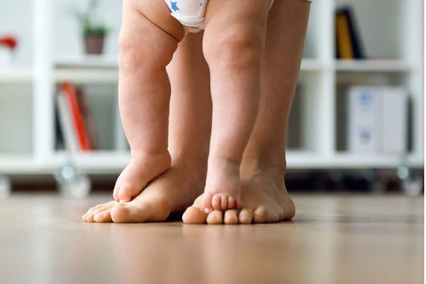 pieds nus bébé pieds nus adultes