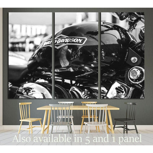 ST PETERSBURG, RUSSIA, Motorcycle Harley Davidson №1885 - Canvas Print / Wall Art / Wall Decor / Artwork / Poster