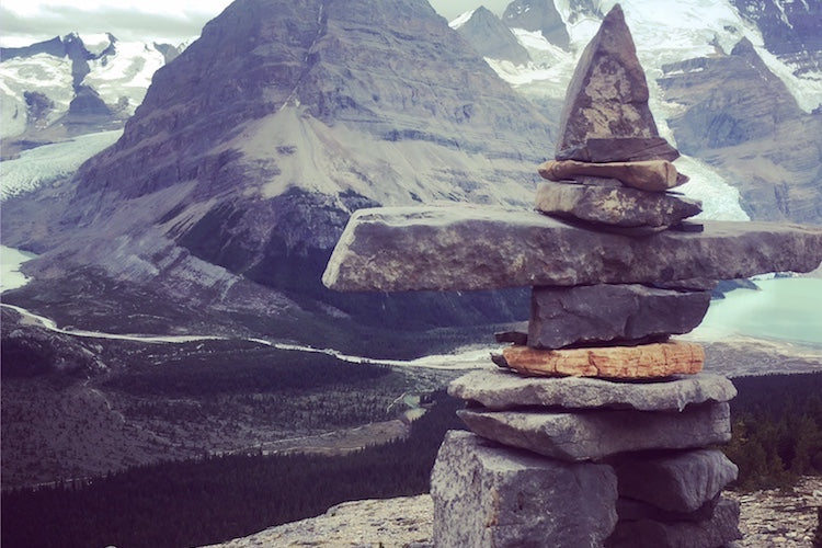 A classic anukshuk, with Mt. Robson in the background.