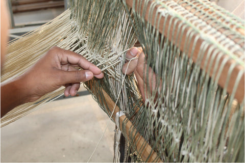 loom setting, passing yarn from reed hooks