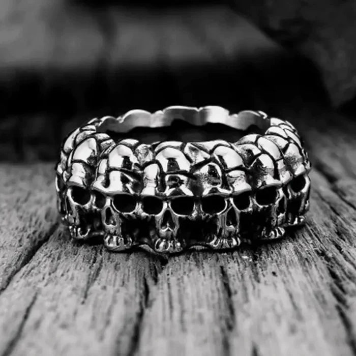 surrounded-stainless-steel-skull-ring