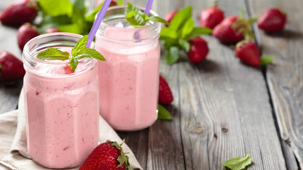 strawberry-smoothie-made-from-Condura-hand-blender