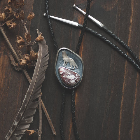 Wolf Bolo Tie