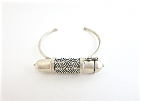 Stunning, tribal chic, hexagon tubular sterling silver amuletic bracelet (PB-1363-B)
