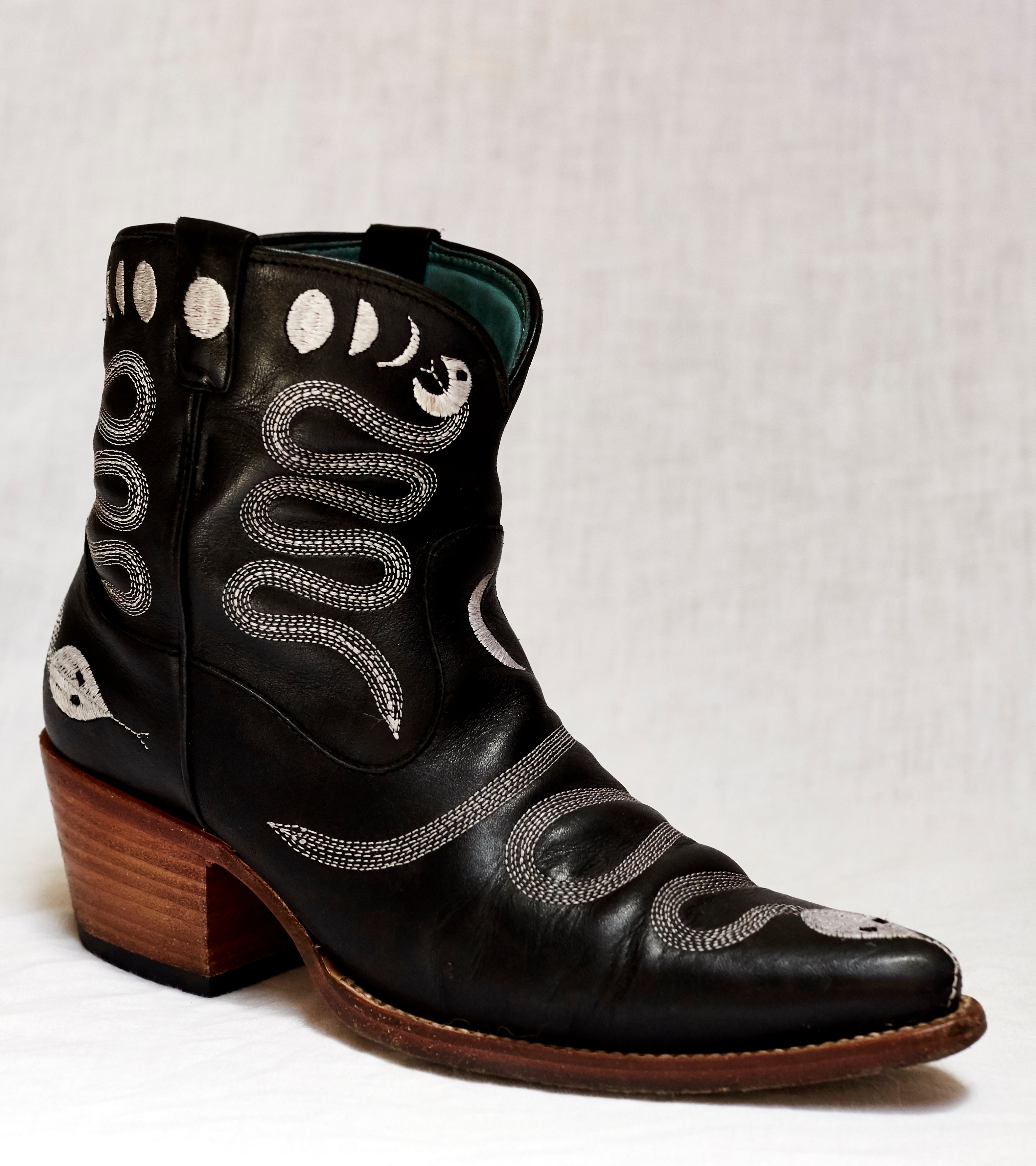 black leather fashion boots