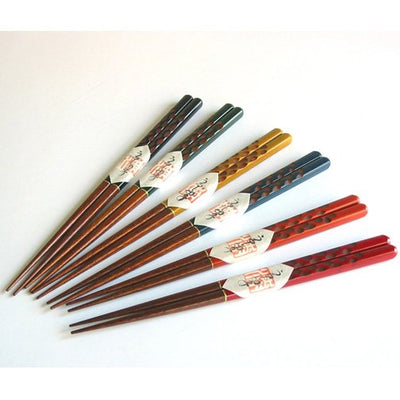 https://cdn.shopify.com/s/files/1/0695/5712/5440/files/Isuke-Lacquered-Wooden-Japanese-Chopsticks-1-2023-11-07T07_3A51_3A01.892Z_400x400.jpg?v=1699343789