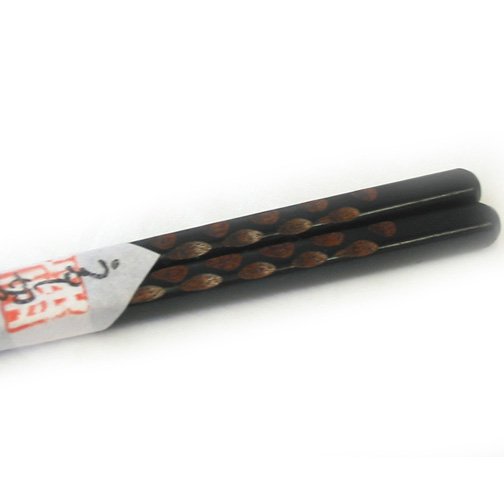 https://cdn.shopify.com/s/files/1/0695/5712/5440/files/Isuke-Lacquered-Wooden-Japanese-Chopsticks-Black-1-2023-11-07T07_3A43_3A28.567Z.jpg?v=1699343789