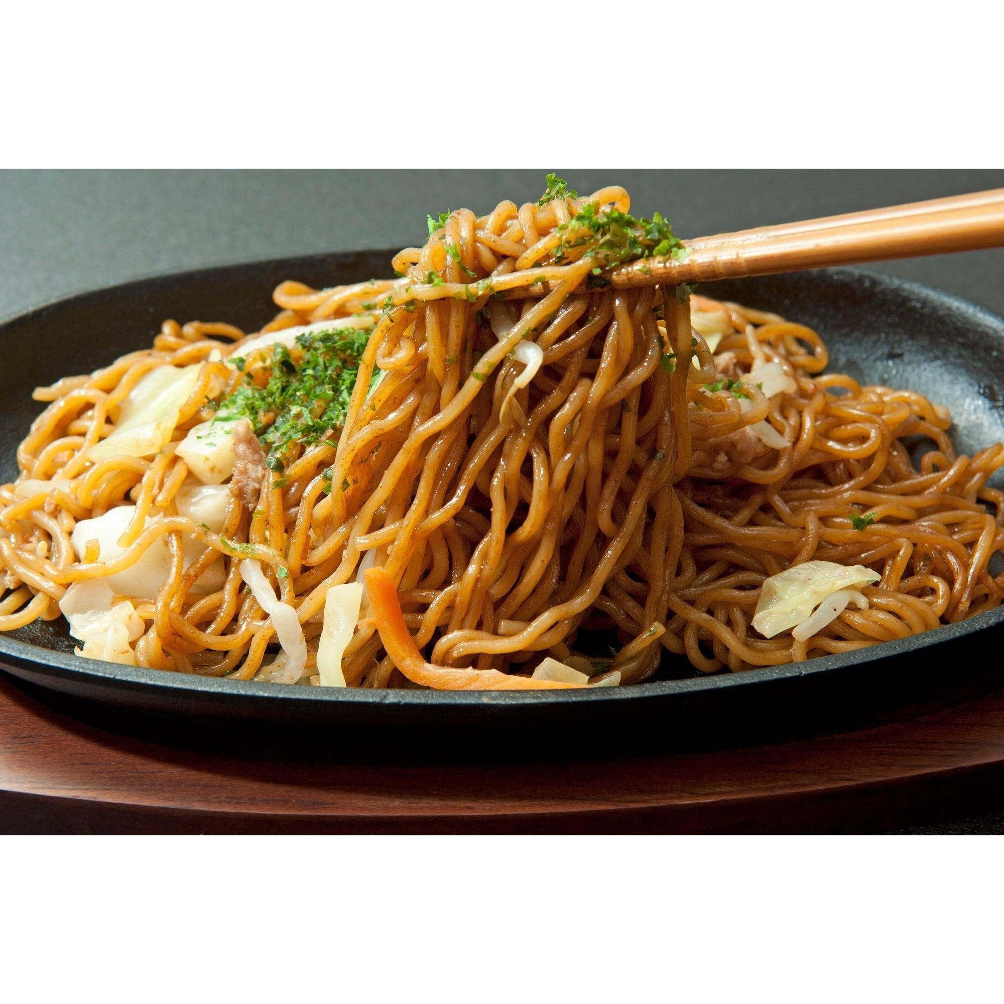 https://cdn.shopify.com/s/files/1/0695/5712/5440/files/P-2-IKNG-YKBPLA-1-Ikenaga_20Cast_20Iron_20Yakisoba_20Plate_20Sizzling_20Plate_20With_20Wooden_20Stand.jpg?v=1696493518