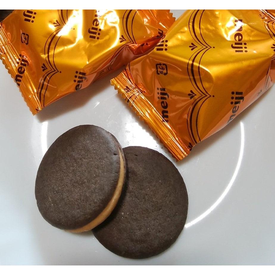 https://cdn.shopify.com/s/files/1/0695/5712/5440/files/meiji-rich-caramel-chocolate-sand-caramel-filled-sandwich-biscuit-6-pieces-pack-of-5-japanese-taste-2.jpg?v=1692242314