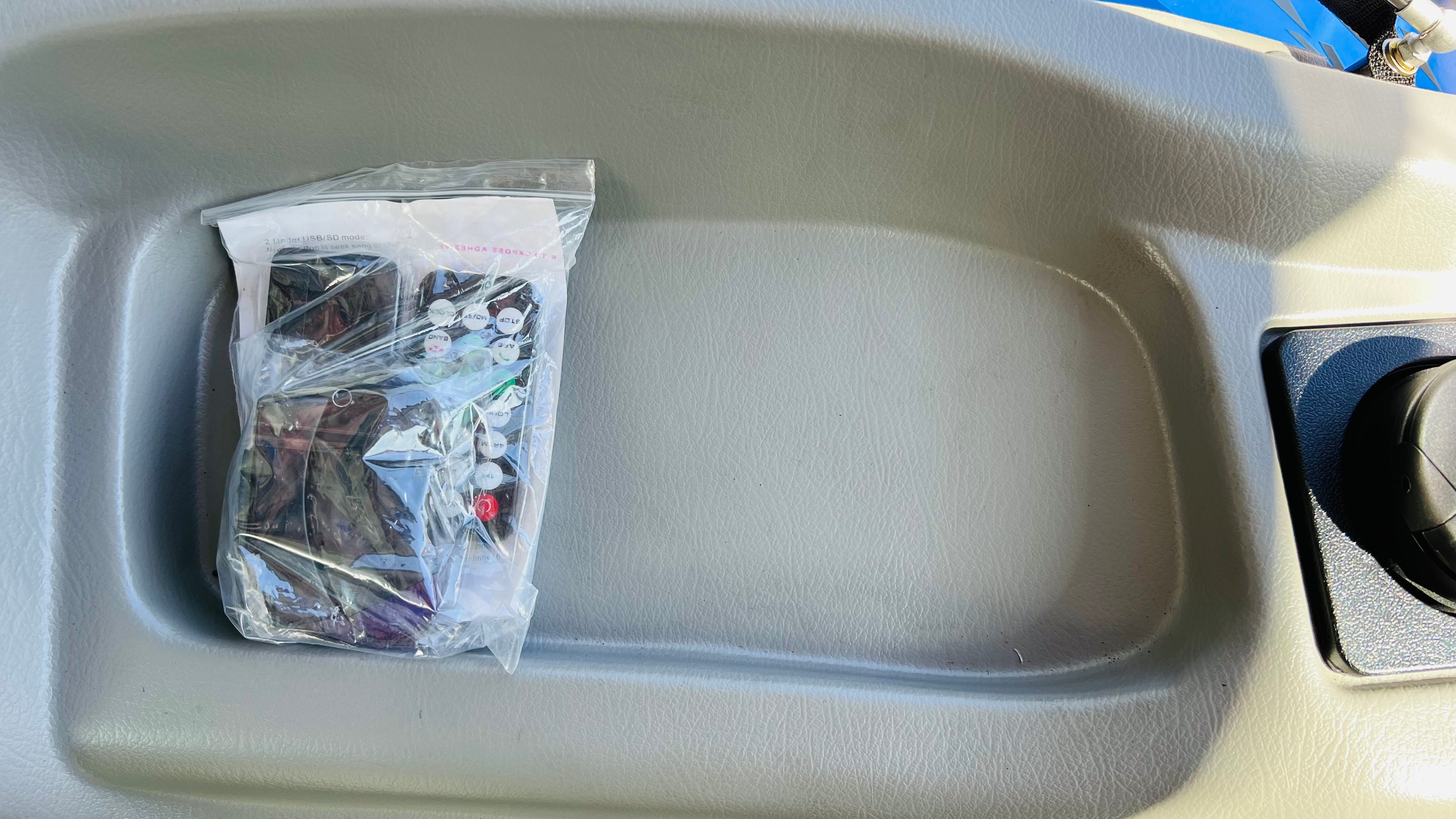 Tri 110HP AC Cabin 媒体遥控器.jpg__PID:0b2bbe1f-dfa2-48ec-b9bd-c28bbd3b1dea