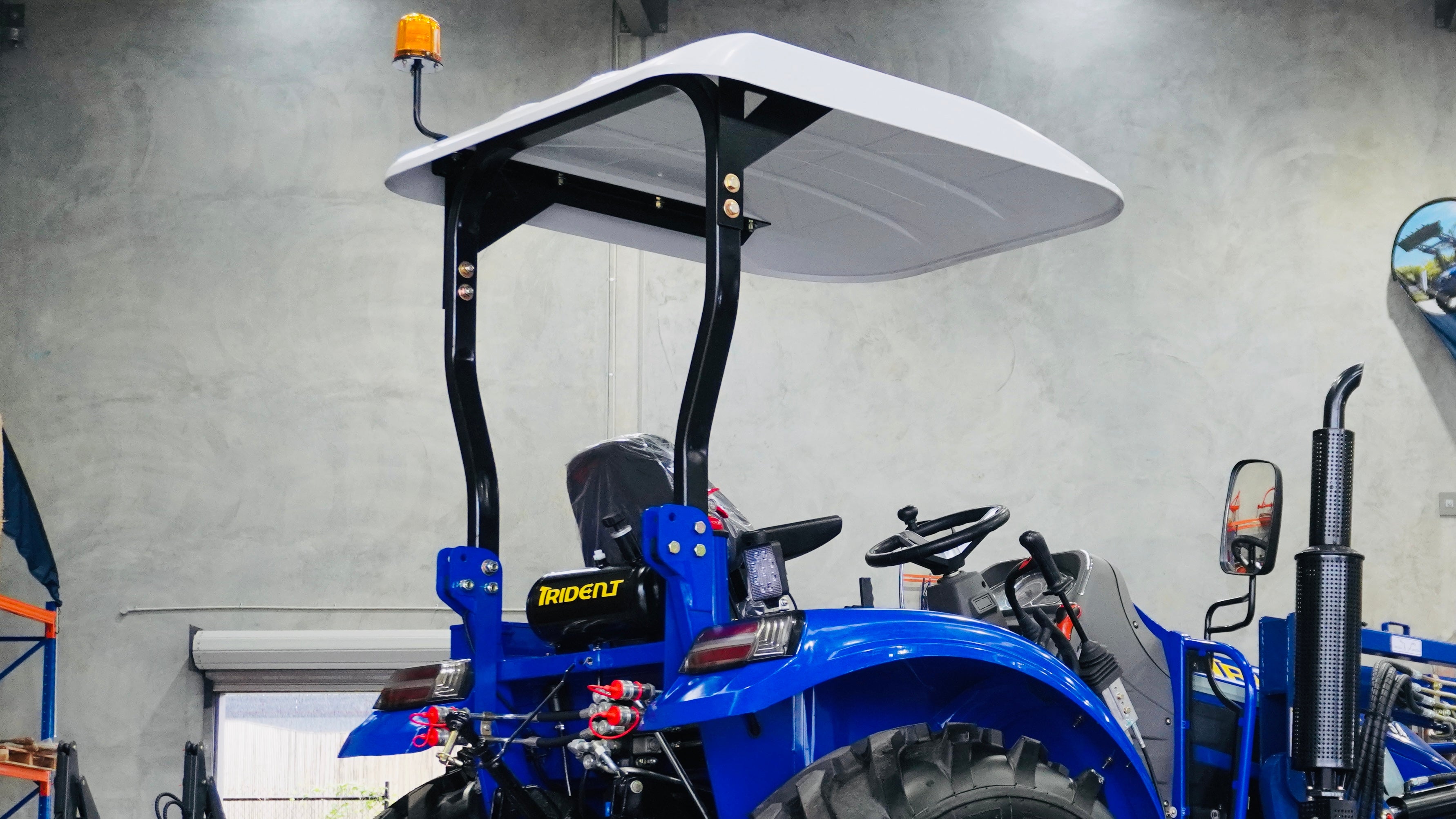Tri 45HP Canopy 敞篷和顶部工作灯 final.jpg__PID:d36ab6c7-dd25-4423-9eed-36bff15a0371