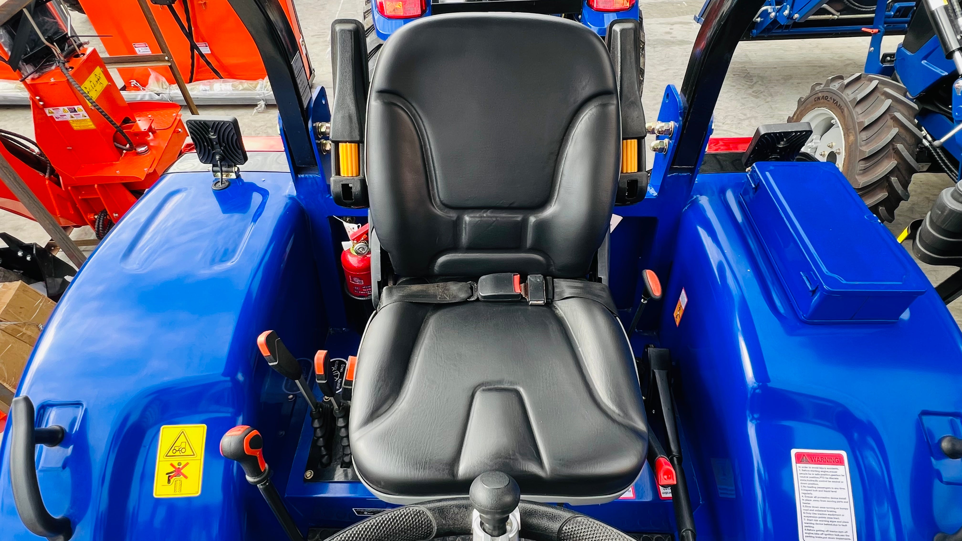 Tri 60HP Canopy 车座.jpg__PID:6bb5bd4d-347f-4ae0-8303-37650eed1050